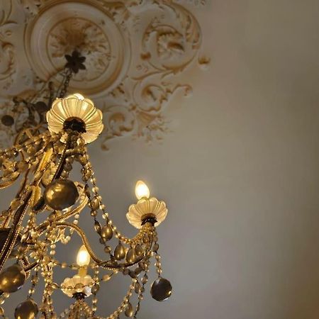 Retroetnea - Appartamento In Centro Storico - Con Camere Comunicanti Катания Экстерьер фото